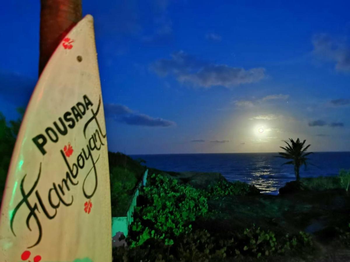 Pousada Flamboyant Village - Praia Das Fontes - 50Mt Da Gruta Mae D'Agua (Adults Only) เบเบรีเบ ภายนอก รูปภาพ