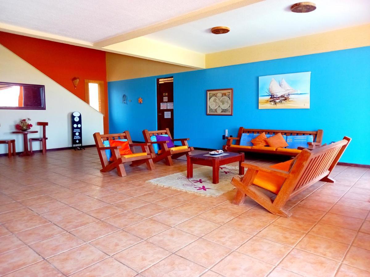 Pousada Flamboyant Village - Praia Das Fontes - 50Mt Da Gruta Mae D'Agua (Adults Only) เบเบรีเบ ภายนอก รูปภาพ