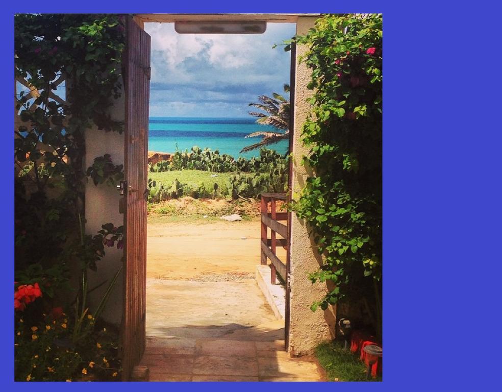 Pousada Flamboyant Village - Praia Das Fontes - 50Mt Da Gruta Mae D'Agua (Adults Only) เบเบรีเบ ภายนอก รูปภาพ